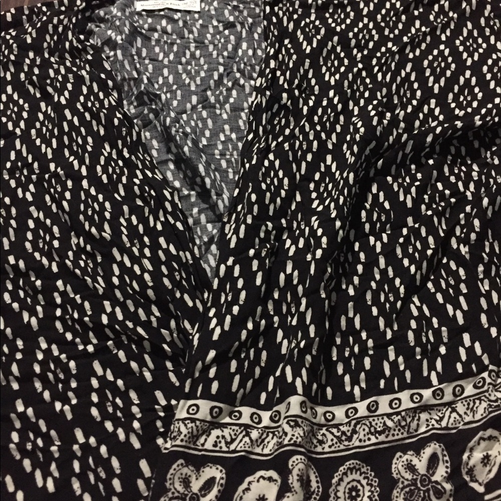 Abercrombie and Fitch Black and White Kimono